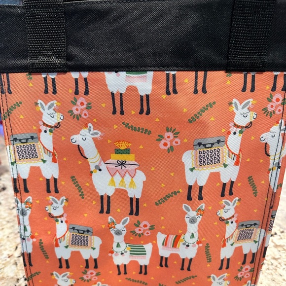 thirty-one Handbags - Thirty One Essential Storage Tote pattern Lama-Rama